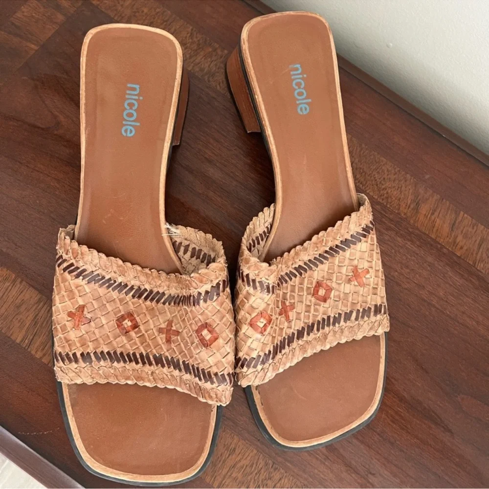 Nicole Vintage Tan Woven Slide Sandals Short Heel Size 8M